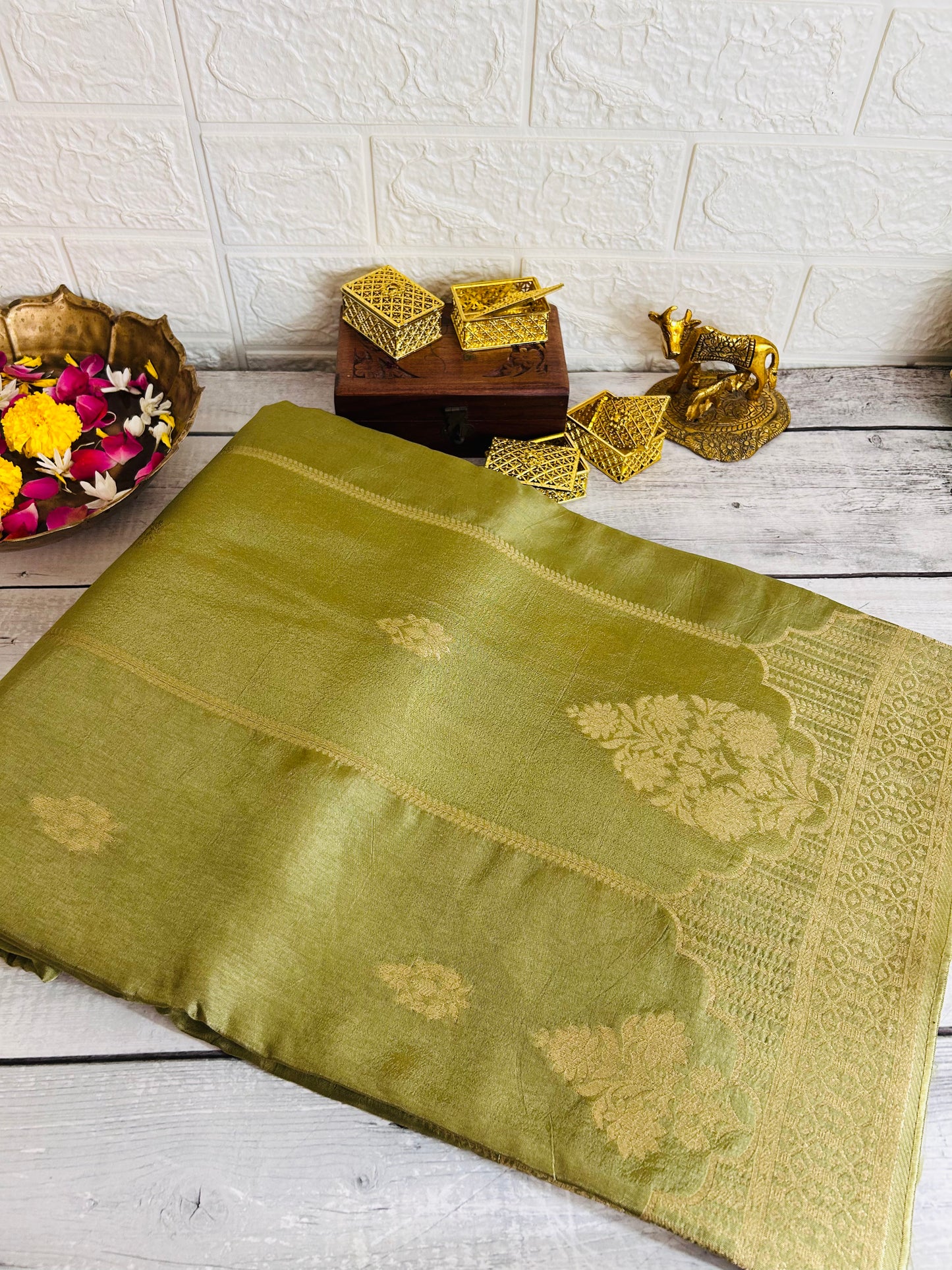 Munga Creepe Banarasi Saree